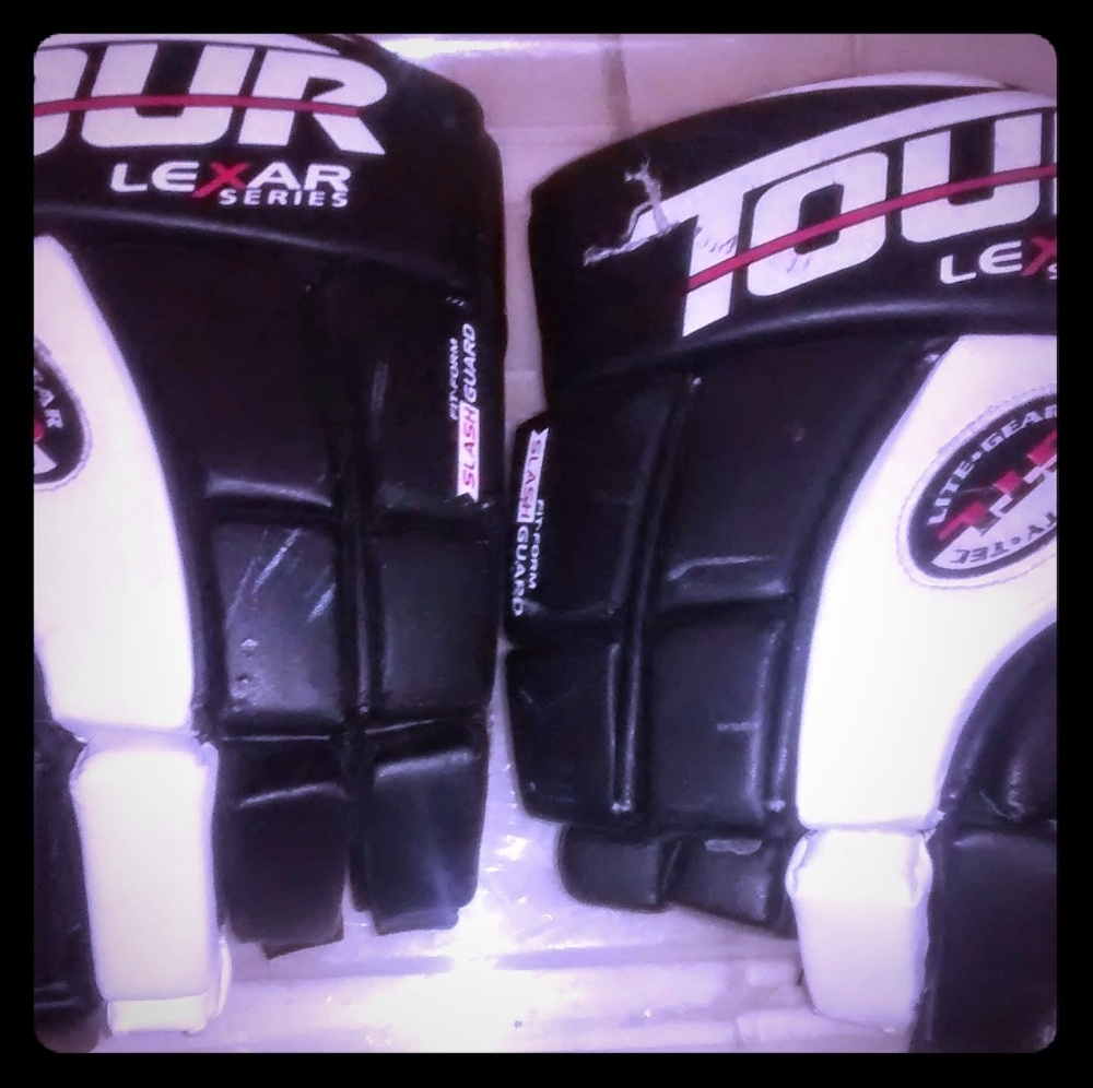 Ice Hockey Gloves